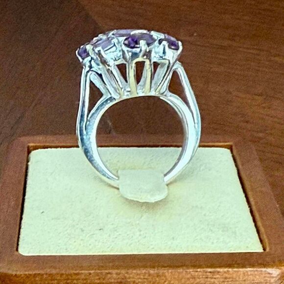 Stunning Genuine Amethyst Cluster Statements Cocktail Ring - Picture 3 of 6